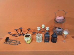 lot 59 image: Candle Lot