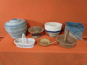 lot 63 image: Wicker Items