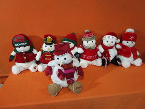 lot 90 image: Snowden Stuffed Snowmen