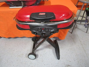 lot 97 image: (2) Gas Grills