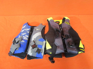 lot 48 image: Life Jackets Size Small & Youth