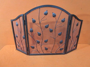 lot 65 image: Fireplace Screen