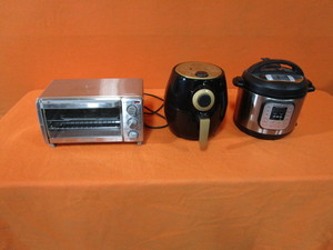 lot 72 image: Kitchen Items
