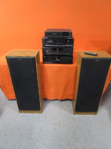 lot 92 image: Speakers, 6 Disc CD Changer, 5 Disc CD Changer, Cassette Player, VCR