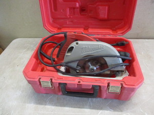 lot 13 image: Milwaukee Circular Saw