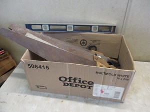 lot 18 image: Saws and Level