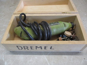 lot 43 image: Dremel Style Tool
