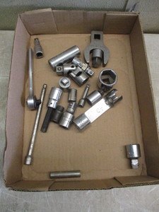 lot 75 image: Adaptors and Swivels