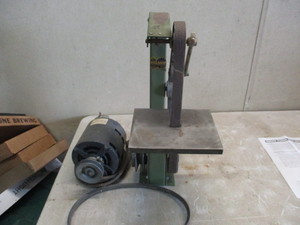lot 89 image: Sander with motor