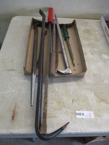lot 93 image: Pry Bars