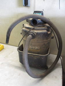 lot 100 image: Shop Vac