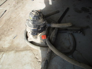 lot 120 image: Shop Vac and hoses