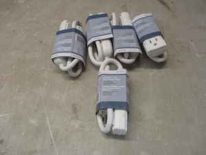 lot 150 image: 5 New Mini Outlet Strips