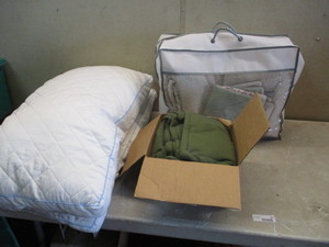 lot 157 image: King Size Quilt and Pillows and an Electric Blanket