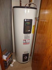 lot 15 image: Hot Water Heater Electric
