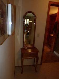 lot 16 image: Hallway Mirror Table