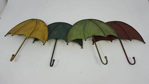 lot 11 image: Outdoor Metal Patio Decor