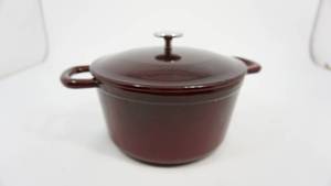 lot 88 image: Five Quart Cast Iron Bean Pot W Cover