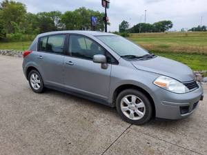 lot 2 image: 2008 NISSAN VERSA
