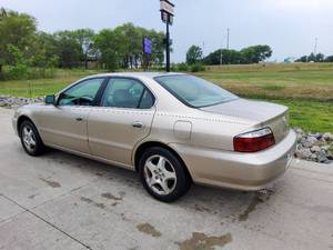 lot 4 image: 2003 ACURA TL ( BRAND NEW TRANSMISSOIN WITH WARRANTY AND NEW TIMING BELT )