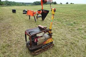 lot 15 image: Wacker Vibratory Plate Compactor - 22 x 36