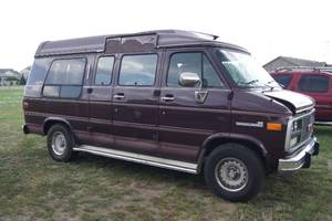 lot 7 image: 1993 GMC Rally Van