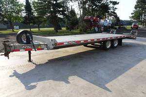 lot 17 image: 2015 Redi Haul Deck Over Bobcat Trailer - Galvanized with Removable Sides