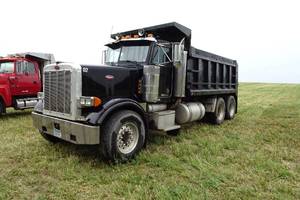lot 2 image: 1990 Peterbilt 379 Dump Truck