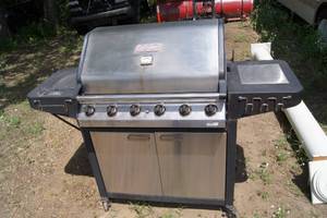 lot 38 image: Coleman 6 Burner Propane Grill