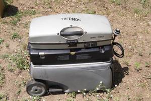 lot 39 image: Thermos Grill 2 Go Camping Propane Grill with Cooler