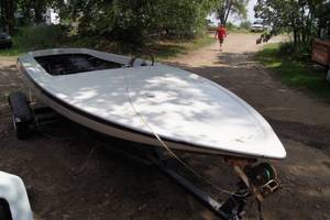 lot 27 image: 18 Foot Fiberglass Jet Boat Hull with Place Diverter Nozzle