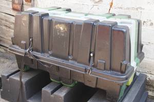 lot 49 image: Automotive Transmission Transport Case
