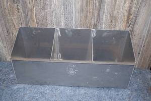 lot 74 image: Pit Pal Garage or Trailer Organizer