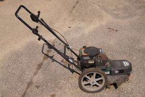 lot 92 image: Craftsman 22 Walk Behind Weed Trimmer