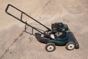 lot 91 image: Craftsman 4.5 HP Yard VacuumChipper