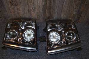 lot 112 image: 2007-14 Chevy Silverado Headlights
