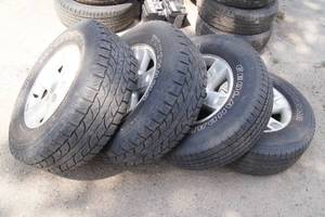 lot 98 image: 2005 Ford F-150 Stock Wheels with Yokohama Tires