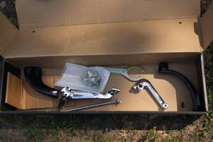 lot 128 image: Harley Davidson Shifter Set - Stock 2004 Sportster