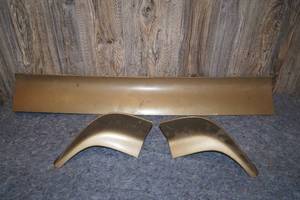 lot 133 image: Rear Spoiler for 1977 Pontiac FirebirdTrans Am