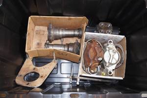 lot 140 image: Spindles and Brake Parts - Orbital for Hydraulic Steering