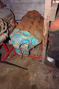 lot 148 image: Engine Block - 327 Cu In