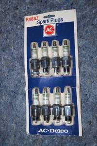 lot 157 image: Vintage NOS AC Delco R46SZ Spark Plugs