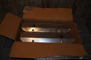 lot 155 image: Aluminum Valve Covers