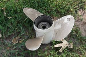 lot 190 image: Boat Motor Propeller - 17p