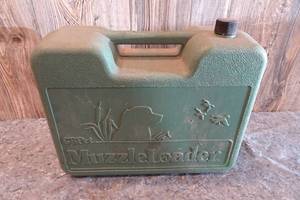 lot 196 image: GBPet MuzzleLoader Dog Field Feeder and Waterer