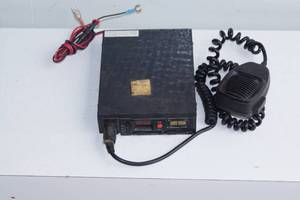 lot 214 image: Kraco CCB-4007C CB Radio