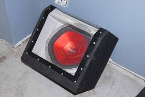 lot 211 image: 10 Sony Xplod Subwoofer in Bandpass Box
