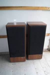 lot 237 image: Pair of Infinity SM-122 Tower Speakers - For Parts