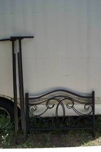 lot 245 image: Metal Frame Day Bed