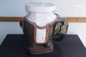 lot 254 image: Elephant Plant Stand